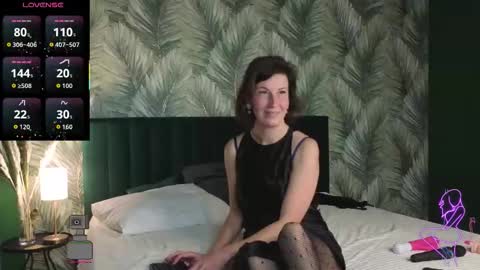 lia_reyn online show from 09.12.25