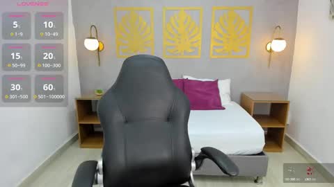 Lia  online show from 12.23.24