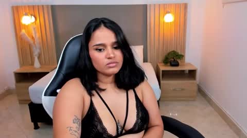 Lia  online show from 01.23.25