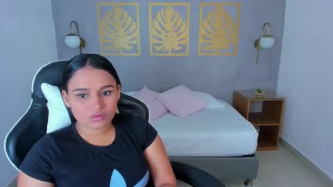 Lia  online show from 02.25.25