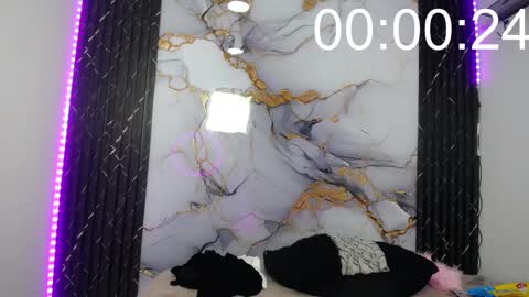 lia summer1 online show from 01.15.25