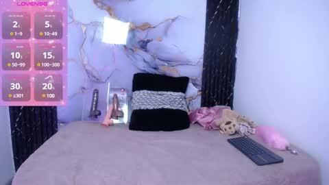 lia summer1 online show from 01.18.25