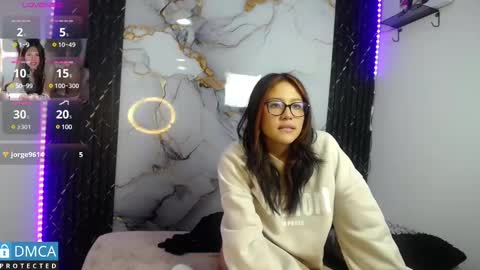 lia summer1 online show from 02.17.25
