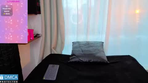 lia summer1 online show from 11.14.25