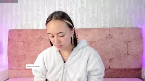 Snapshot of liaa_18 chatting on 09.21.25 Liaa online show from 09.21.25