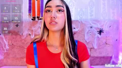 Snapshot of liaa_18 chatting on 10.29.25 Liaa online show from 10.29.25