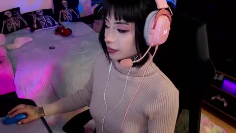 Liaa  online show from 10.11.25