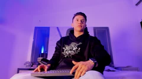 Snapshot of liaamsmiith_ chatting on 09.15.25 Liam Smith online show from 09.15.25