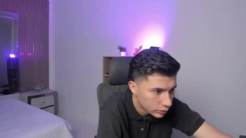 Snapshot of liaamsmiith_ chatting on 09.23.25 Liam Smith online show from 09.23.25