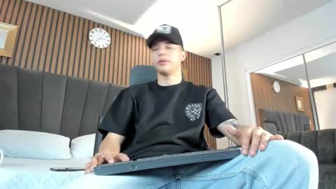 Snapshot of liaamsmiith_ chatting on 10.02.25 Liam Smith online show from 10.02.25