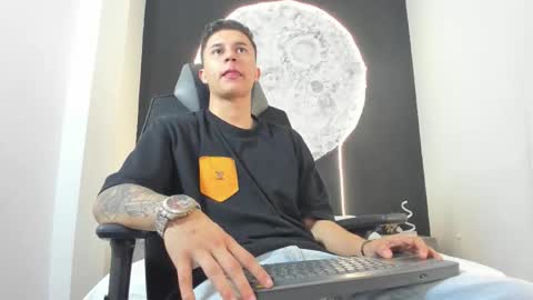 Snapshot of liaamsmiith_ chatting on 10.20.25 Liam Smith online show from 10.20.25