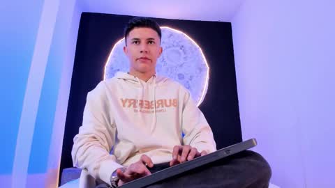 Snapshot of liaamsmiith_ chatting on 10.25.25 Liam Smith online show from 10.25.25