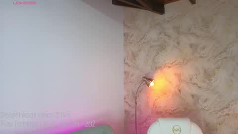 Lia Cox online show from 11.30.25