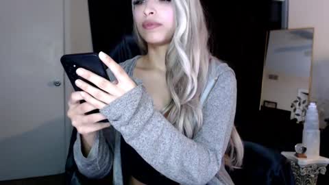 Lia Divina online show from 03.12.25