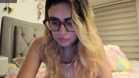 Lia  online show from 02.25.25