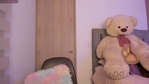 Snapshot of liahkimi chatting on 10.03.25 Lia  online show from 10.03.25