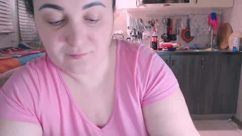 Snapshot of liahsofty chatting on 12.29.24 miss Lia colection for travel online show from 12.29.24