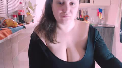 Snapshot of liahsofty chatting on 01.01.25 miss Lia colection for travel online show from 01.01.25