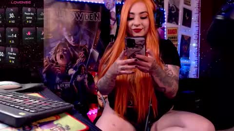 LiaKoy online show from 10.31.25