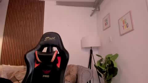 Liam Collins online show from 06.04.26