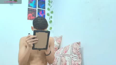 liam_honey18 online show from 07.09.26
