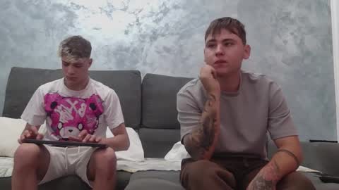 Snapshot of liam_kevin255 chatting on 10.15.25 liam online show from 10.15.25