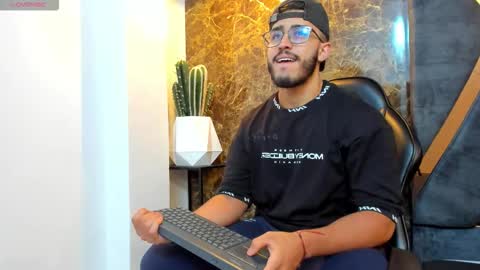 Snapshot of liam_kleiin chatting on 09.22.25 LIAM KLEIN online show from 09.22.25