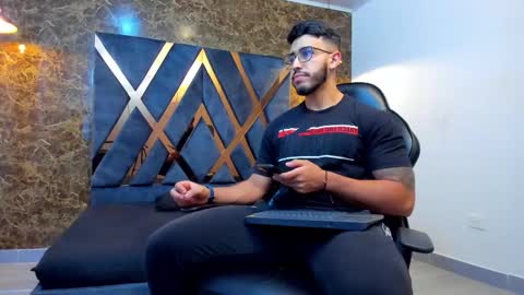 Snapshot of liam_kleiin chatting on 09.25.25 LIAM KLEIN online show from 09.25.25