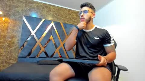 Snapshot of liam_kleiin chatting on 09.26.25 LIAM KLEIN online show from 09.26.25