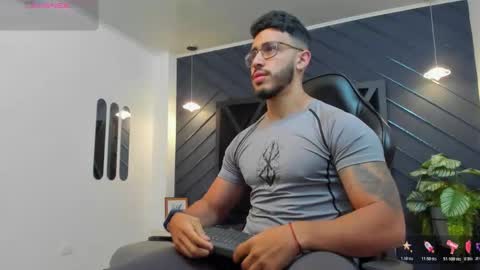 Snapshot of liam_kleiin chatting on 10.24.25 LIAM KLEIN online show from 10.24.25