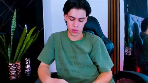liam_velez online show from 09.10.25