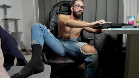 Snapshot of liamaesthetic chatting on 02.11.25 Liam online show from 02.11.25