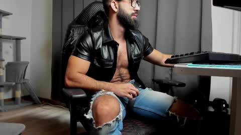 Snapshot of liamaesthetic chatting on 02.28.25 Liam online show from 02.28.25