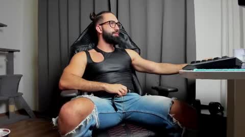 Snapshot of liamaesthetic chatting on 03.02.25 Liam online show from 03.02.25