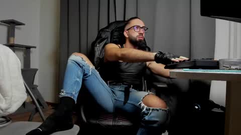 Snapshot of liamaesthetic chatting on 03.05.25 Liam online show from 03.05.25