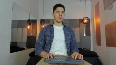 Snapshot of liamnovak chatting on 02.11.26 Liam online show from 02.11.26