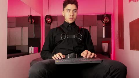 Snapshot of liamnovak chatting on 02.25.26 Liam online show from 02.25.26