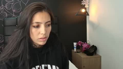 L I A M O N R O E online show from 01.09.26