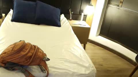 L I A M O N R O E online show from 03.23.26