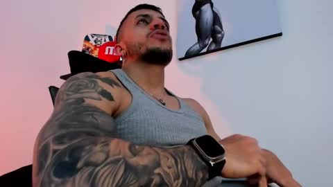 Snapshot of liamreigns_ chatting on 03.03.25 liam online show from 03.03.25