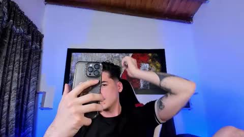 Snapshot of liamwyatt_ chatting on 11.09.25 liamwyatt_ online show from 11.09.25