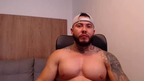 lianjones9 online show from 10.25.25