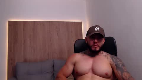 lianjones9 online show from 11.01.25