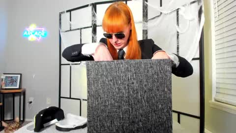 Lianna Lawson online show from 12.18.24