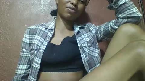 Snapshot of liaraisha chatting on 09.25.25 liaraisha online show from 09.25.25