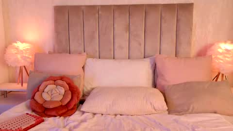 Snapshot of liarasol chatting on 05.27.26 Liora online show from 05.27.26