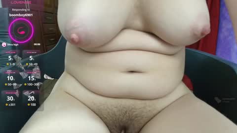 Snapshot of liaroberts1 chatting on 12.03.24 Lia Roberts online show from 12.03.24