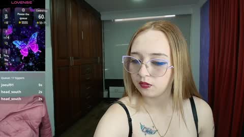 Snapshot of liaroberts1 chatting on 12.05.24 Lia Roberts online show from 12.05.24