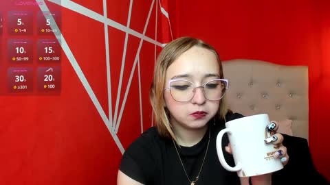 Snapshot of liaroberts1 chatting on 12.15.24 Lia Roberts online show from 12.15.24