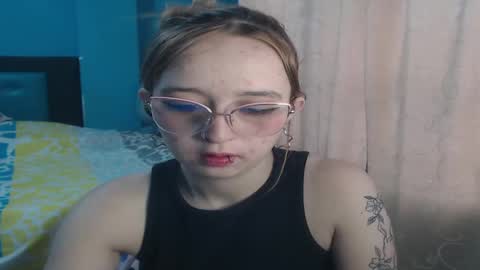 Snapshot of liaroberts1 chatting on 01.24.25 Lia Roberts online show from 01.24.25